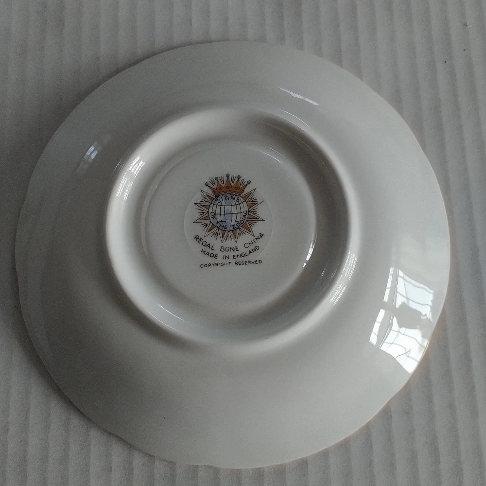 Royal Bone China 